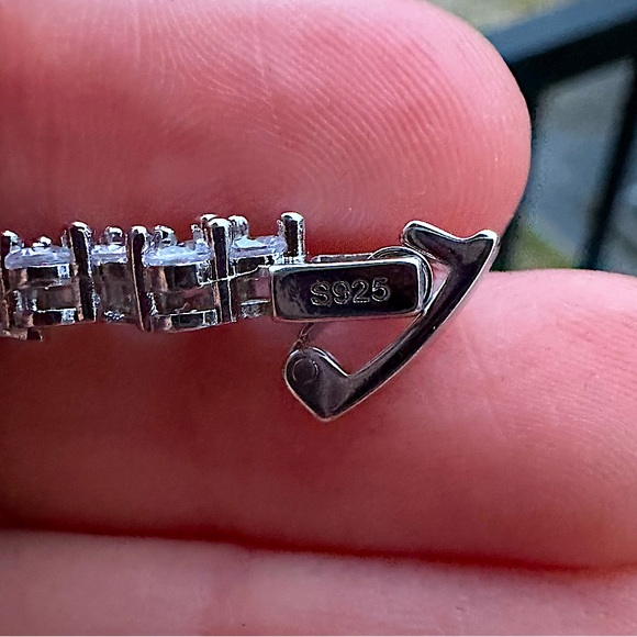 💙Shining Stone Sterling Silver Bracelet - Picture 7 of 7